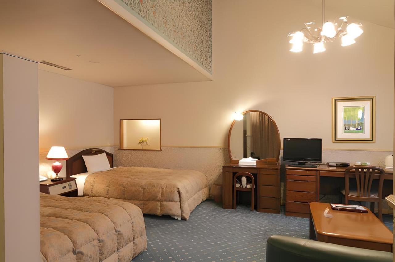 New Sunpia Tsuruga Hotel Buitenkant foto