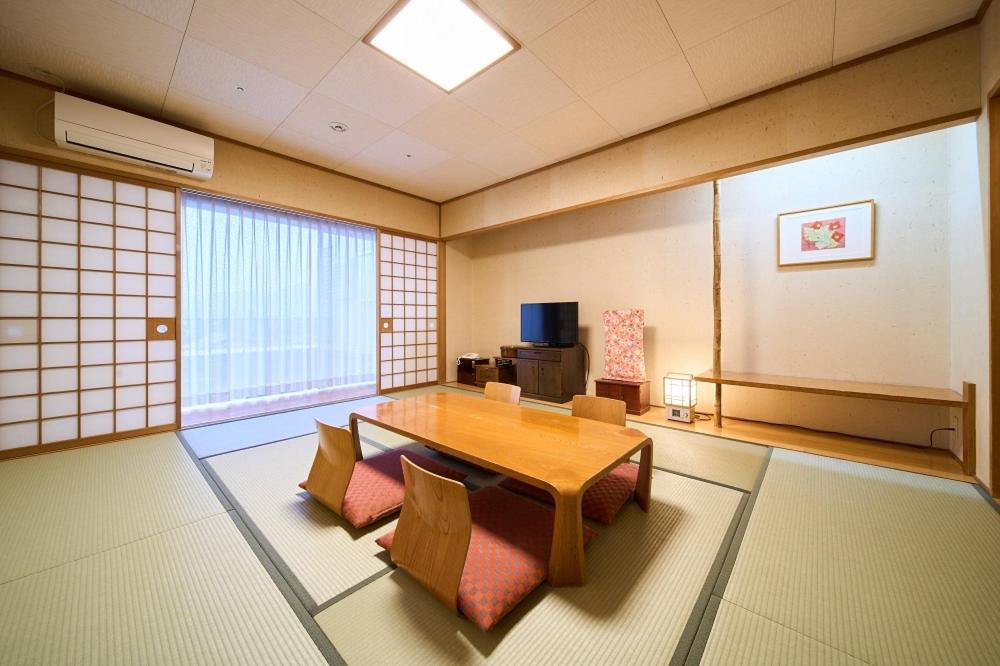 New Sunpia Tsuruga Hotel Buitenkant foto