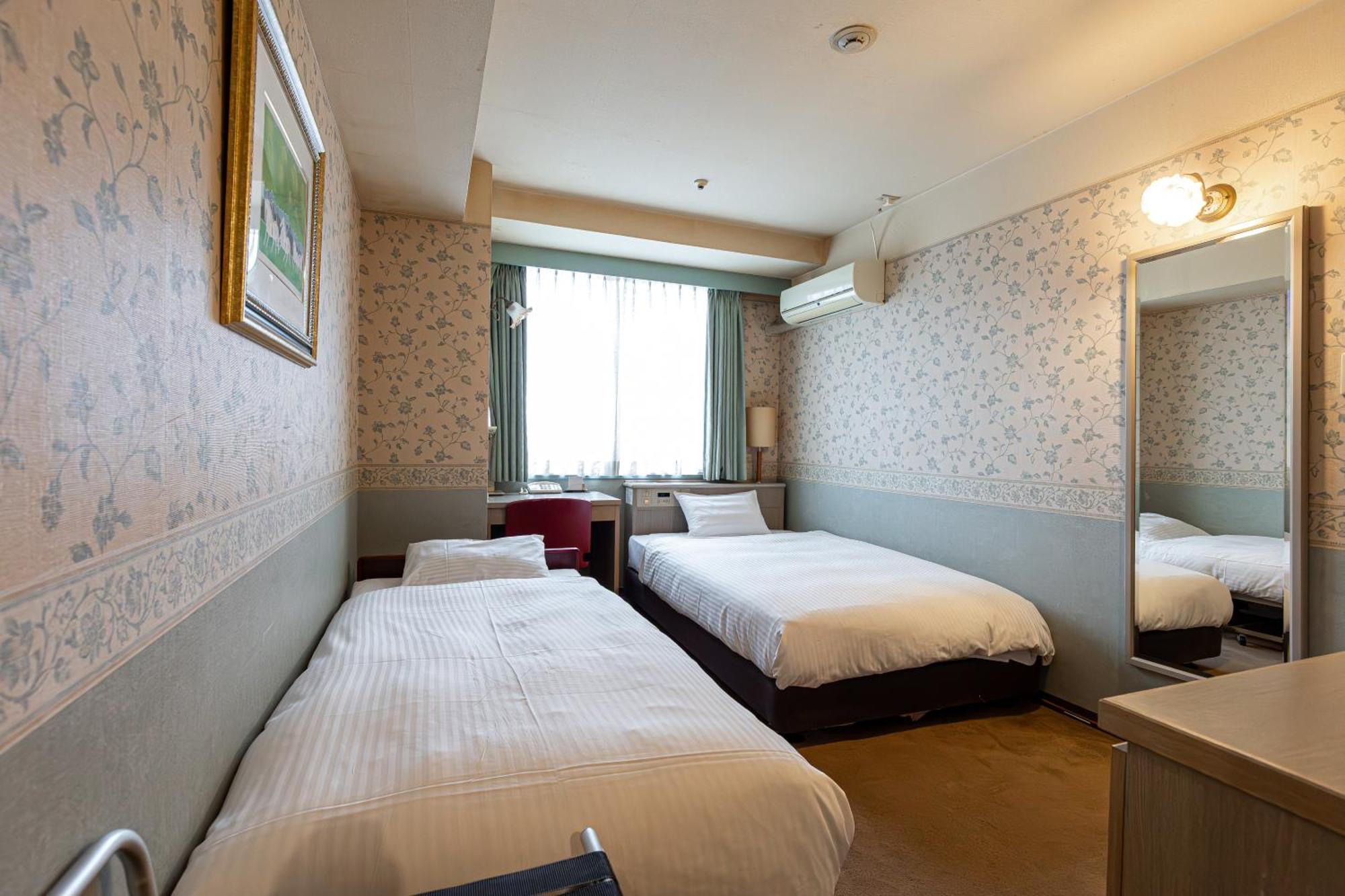 New Sunpia Tsuruga Hotel Buitenkant foto