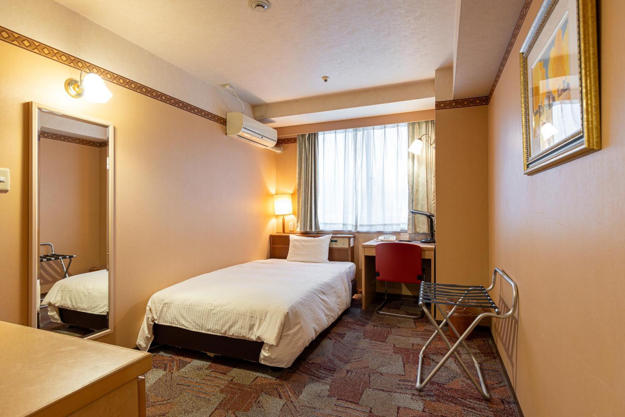 New Sunpia Tsuruga Hotel Buitenkant foto